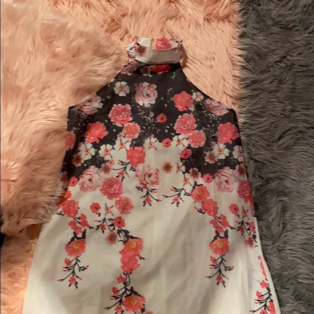 Dress - Picture 3 of 4